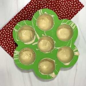 how do you make a hot chocolate bomb